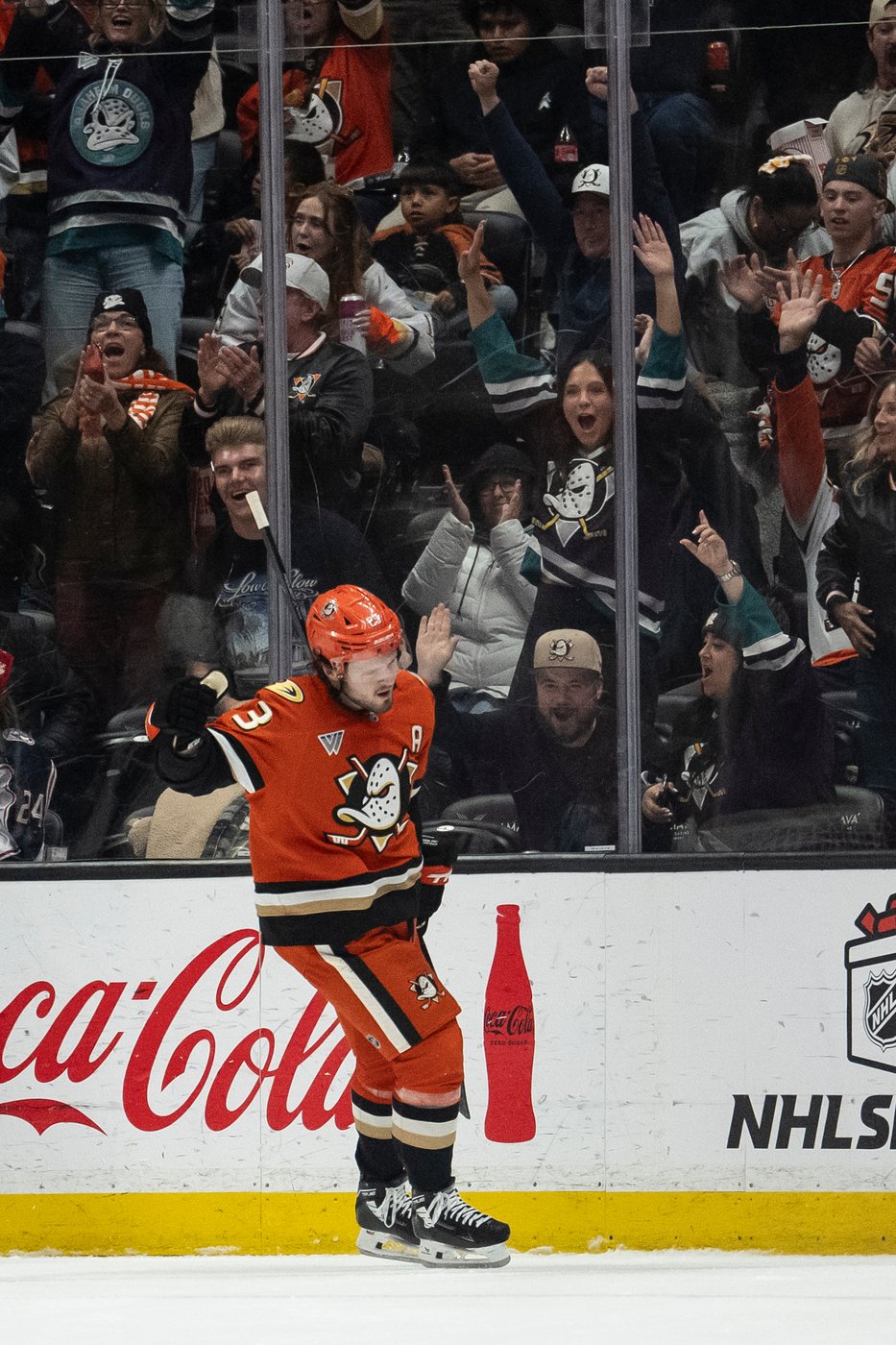 Pavel Mintyukov scores with 3:29 left to lift Ducks past Blue Jackets, 4-3 | iNFOnews.ca Pavel Mintyukov scores with 3:29 left to lift Ducks past Blue Jackets, 4-3 | iNFOnews.ca