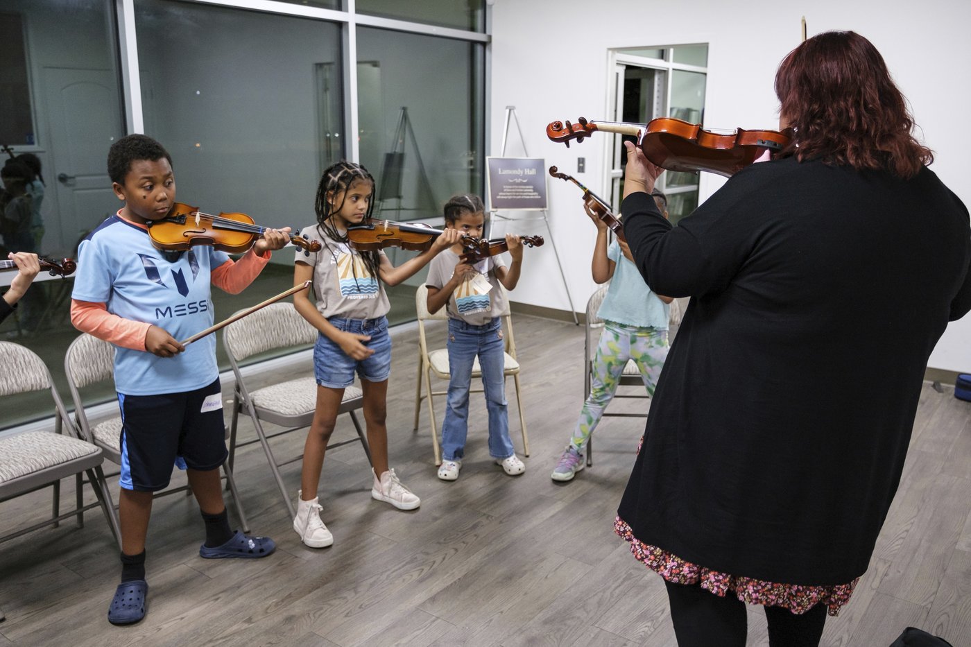 From Bach to Beyonce, why a church orchestra aims to lift up young musicians of color | iNFOnews.ca