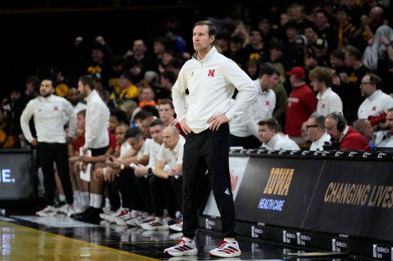 Nebraska coach Hoiberg says part of the reason he swiped at fan's phone is because of his pacemaker | iNFOnews.ca