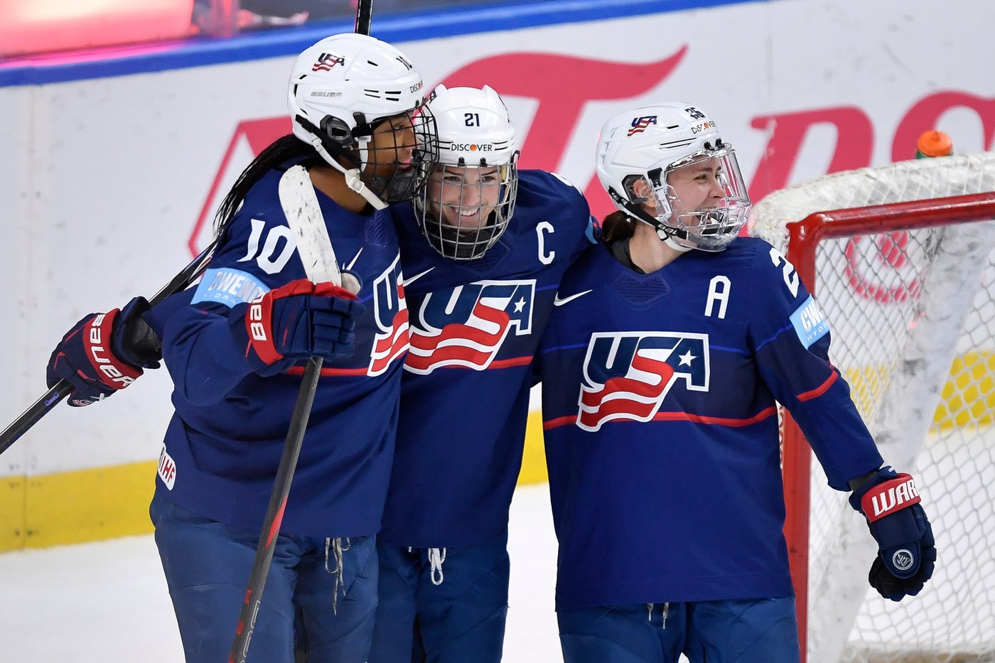 Hilary Knight scores 3 in Team USA's 6-1 rout of Canada in Game 2 of Rivalry Series | iNFOnews.ca