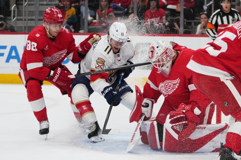 Red Wings beat Panthers 4-1 to end defending champ's opening winning streak at 3 | iNFOnews.ca