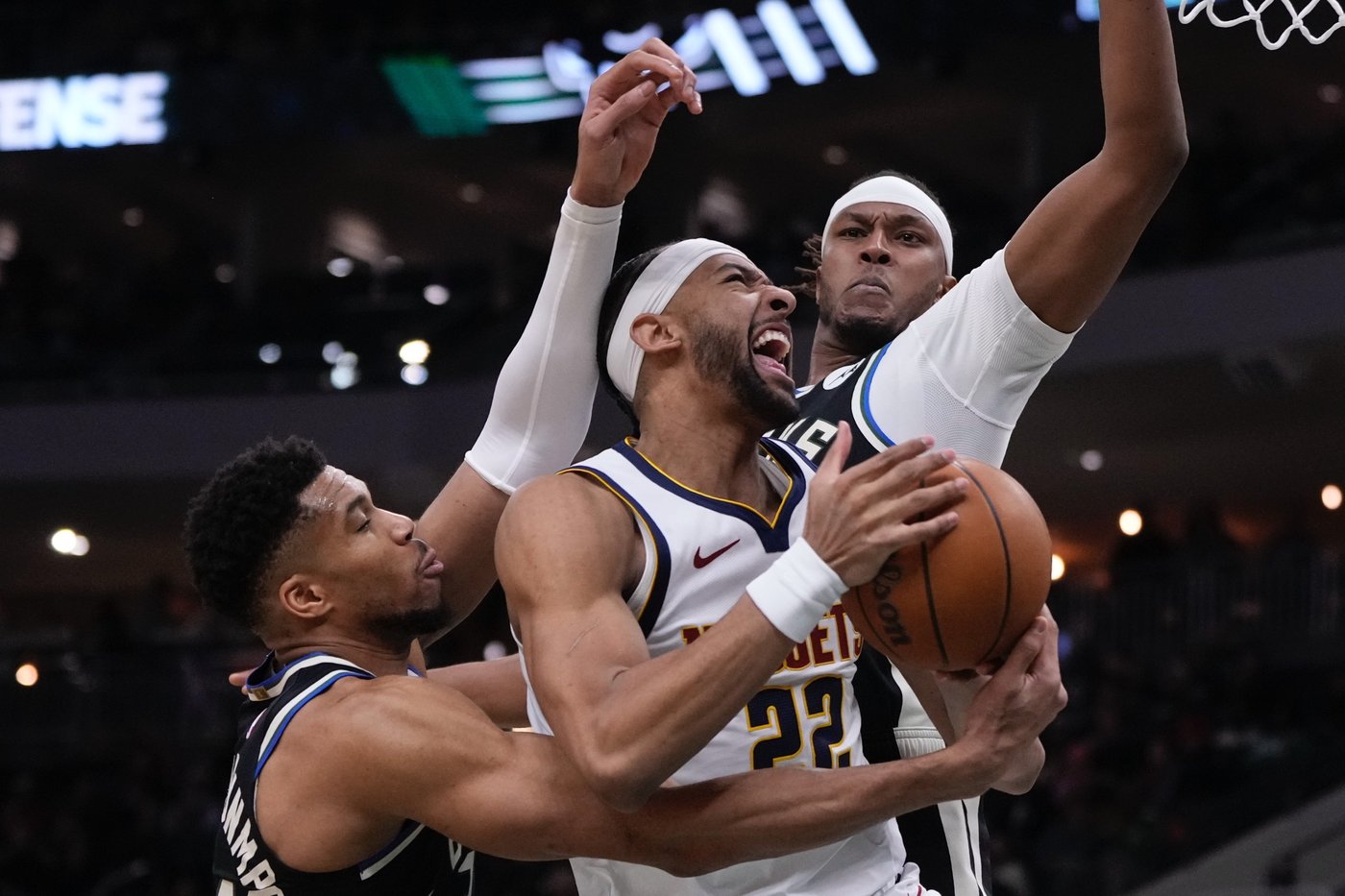 Strawther scores 20 points as short-handed Nuggets outlast slumping Bucks 102-100 | iNFOnews.ca