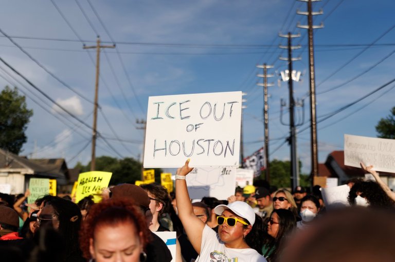 Fatal shooting during Houston traffic stop renews public scrutiny of ICE | iNFOnews.ca