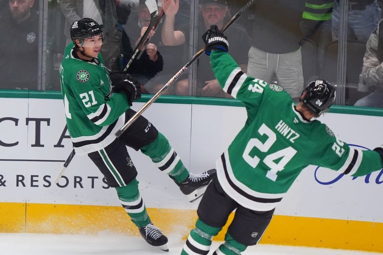Stars light the lamp 3 times in third period to put away Islanders | iNFOnews.ca