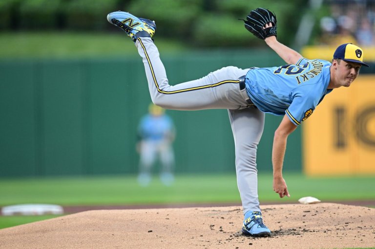 Misiorowski tosses 5 shutout innings as Brewers top Pirates 5-1 to move to brink of NL Central title | iNFOnews.ca