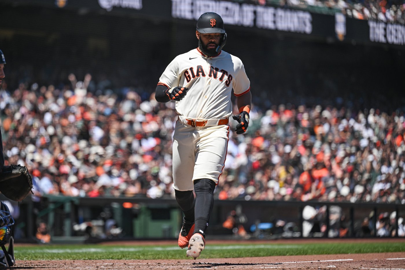 Ray outduels Sale in Cy Young matchup and Giants hold off slumping Braves 3-2 to take series | iNFOnews.ca Ray outduels Sale in Cy Young matchup and Giants hold off slumping Braves 3-2 to take series | iNFOnews.ca