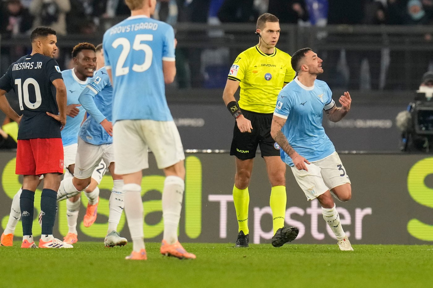 Cataldi's stoppage-time penalty snatches Lazio win over Genoa in Serie A | iNFOnews.ca