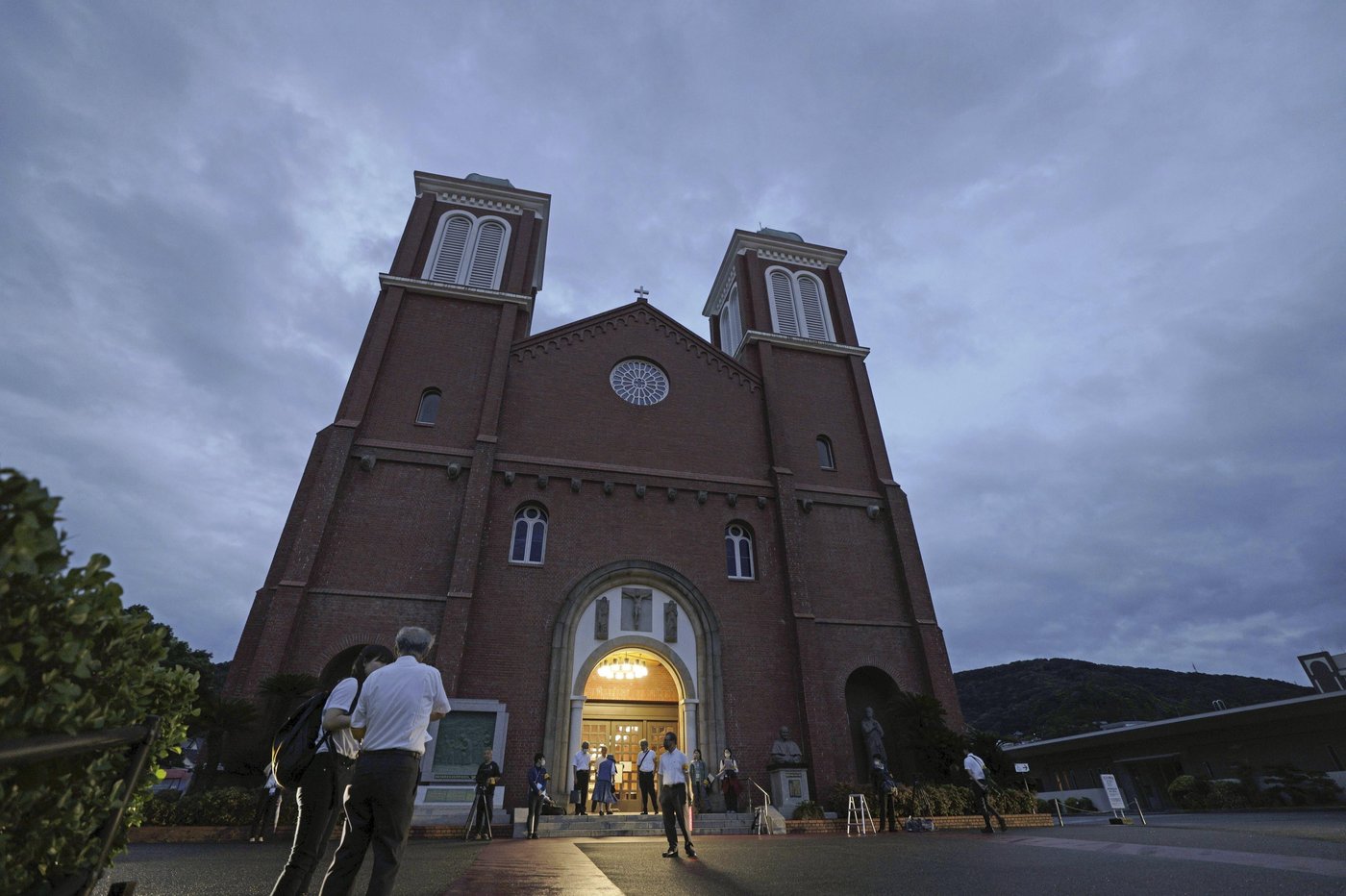 Nagasaki cathedral blesses a bell that replaces one destroyed by the US atomic bomb | iNFOnews.ca