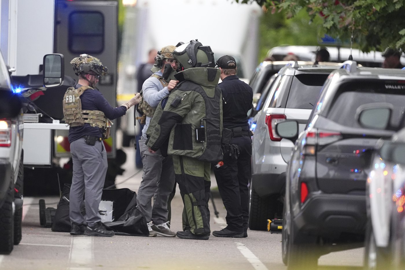 FBI says 8 injured in Colorado attack by man with makeshift flamethrower who yelled 'Free Palestine' | iNFOnews.ca FBI says 8 injured in Colorado attack by man with makeshift flamethrower who yelled 'Free Palestine' | iNFOnews.ca
