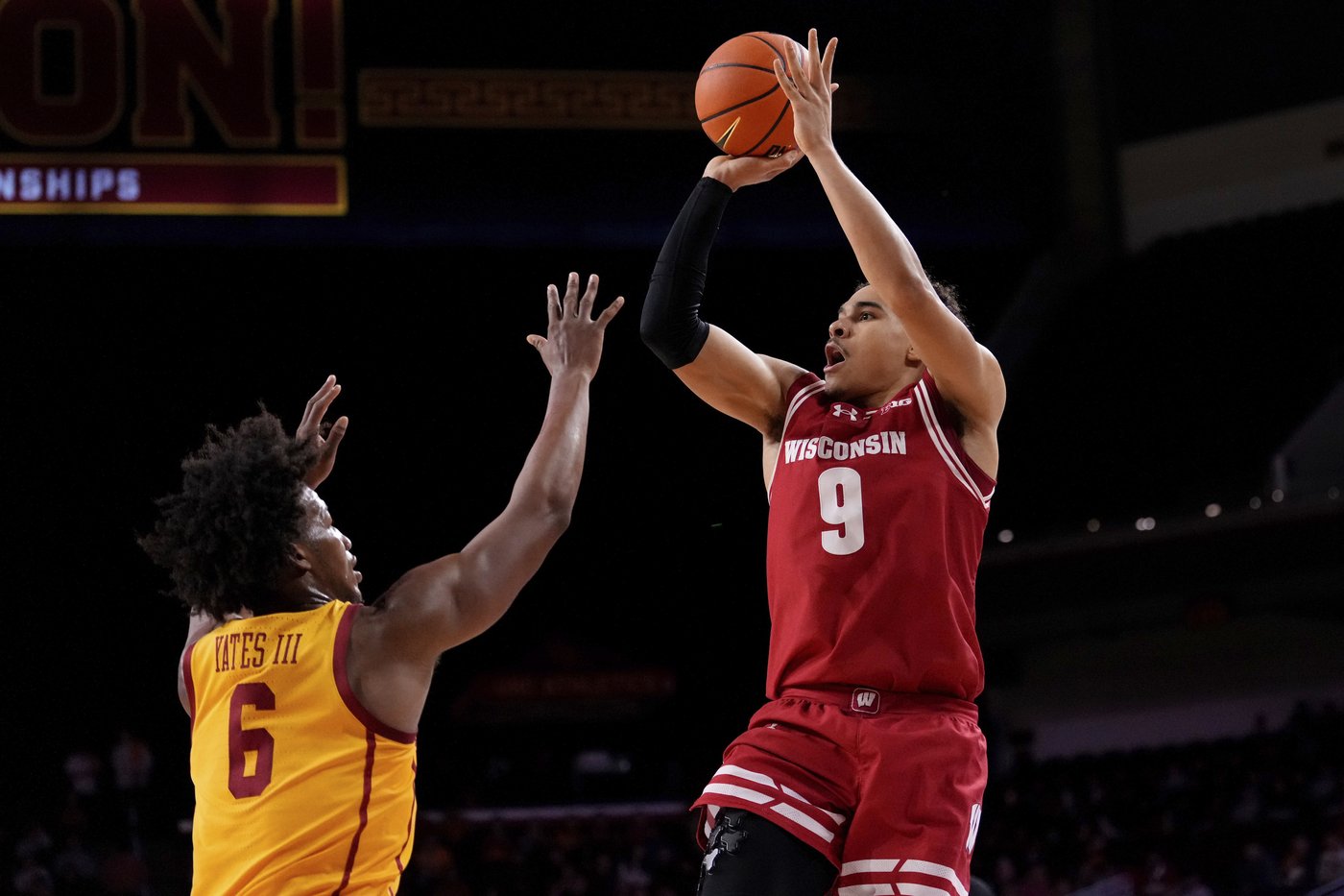 John Blackwell scores 28, No. 24 Wisconsin beats Southern California 84-69 to extend win streak to 7 | iNFOnews.ca