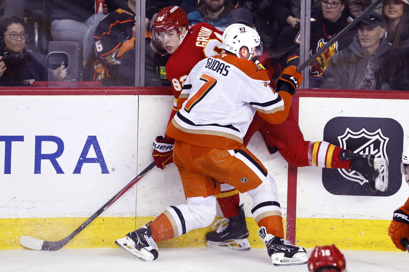 Granlund caps hat trick with OT winner as Ducks defeat Flames 3-2 | iNFOnews.ca Granlund caps hat trick with OT winner as Ducks defeat Flames 3-2 | iNFOnews.ca