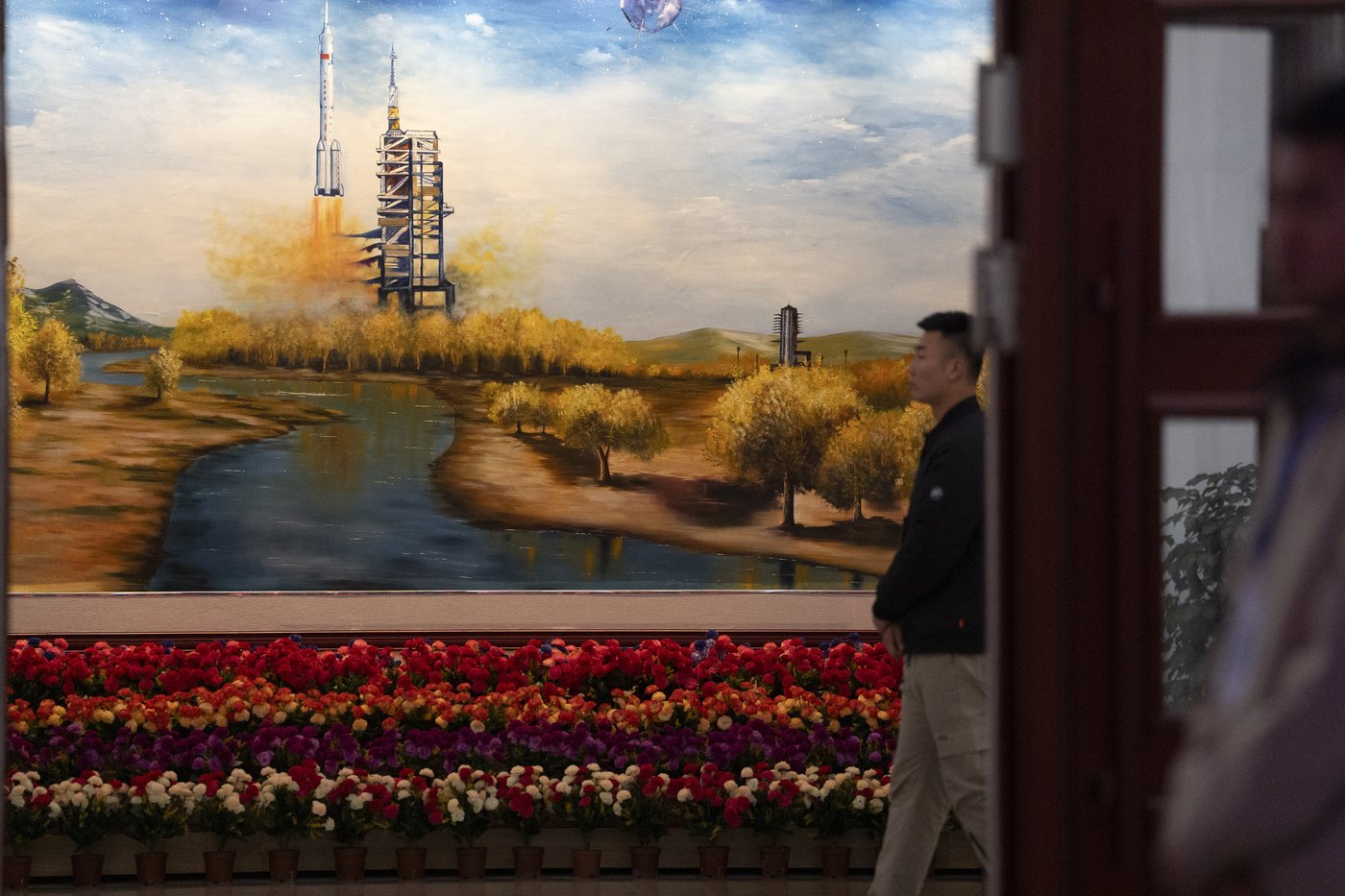 China says it's ready to launch the next crew to its orbiting space station early Wednesday | iNFOnews.ca