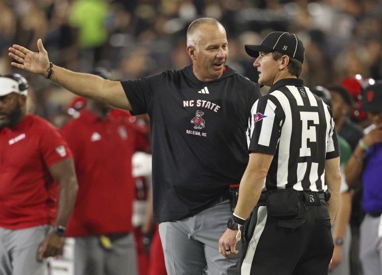 Malfunctioning meat smoker in food truck fills air with smoke briefly in NC State-Wake Forest game | iNFOnews.ca