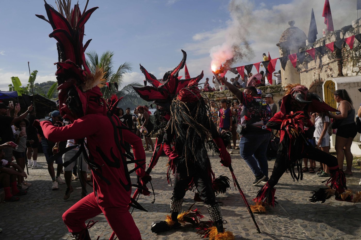 PHOTO COLLECTION: Panama Festival | iNFOnews.ca