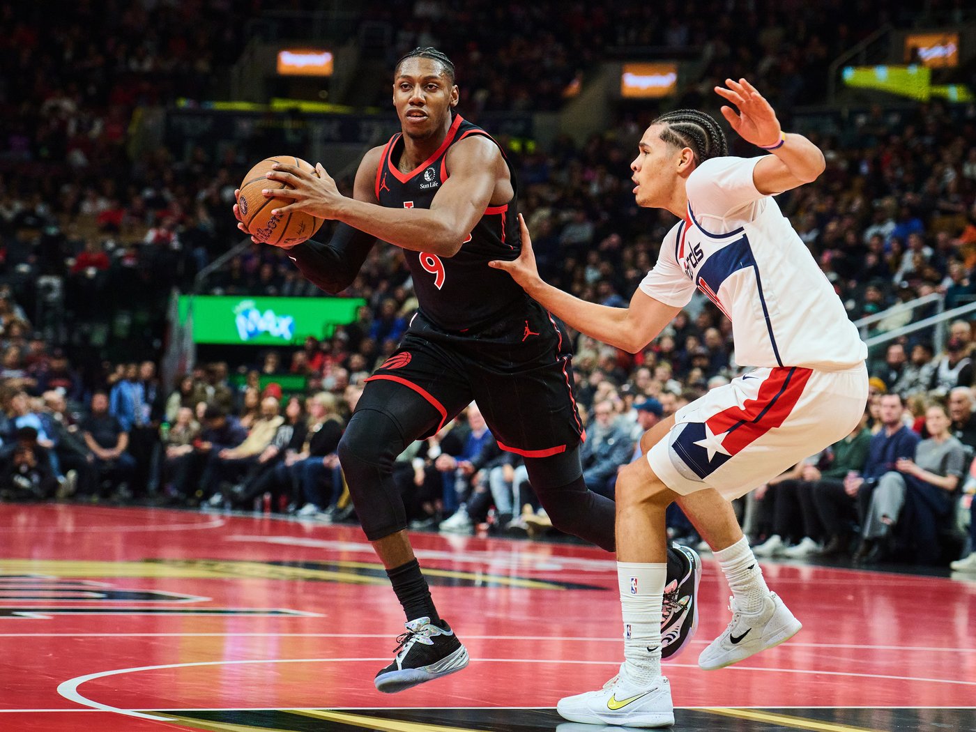 Raptors list Barrett as day-to-day with sprained knee, Walter starts in his place | iNFOnews.ca