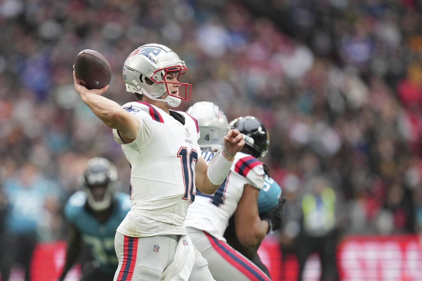 The Patriots lost their sixth straight game, and coach Jerod Mayo is calling his team 'soft' | iNFOnews.ca