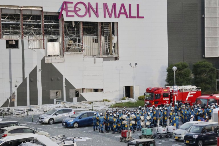 Death toll from southwestern Japan quake climbs to 34 as rescuers search damaged mall | iNFOnews.ca