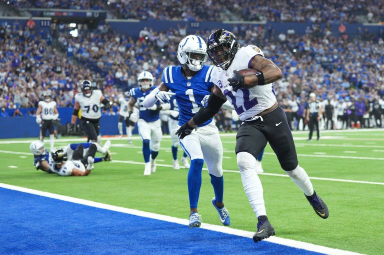 Derrick Henry's rushes for 3 TDs and Lamar Jackson lights up the Colts in the Ravens' 41-23 win | iNFOnews.ca