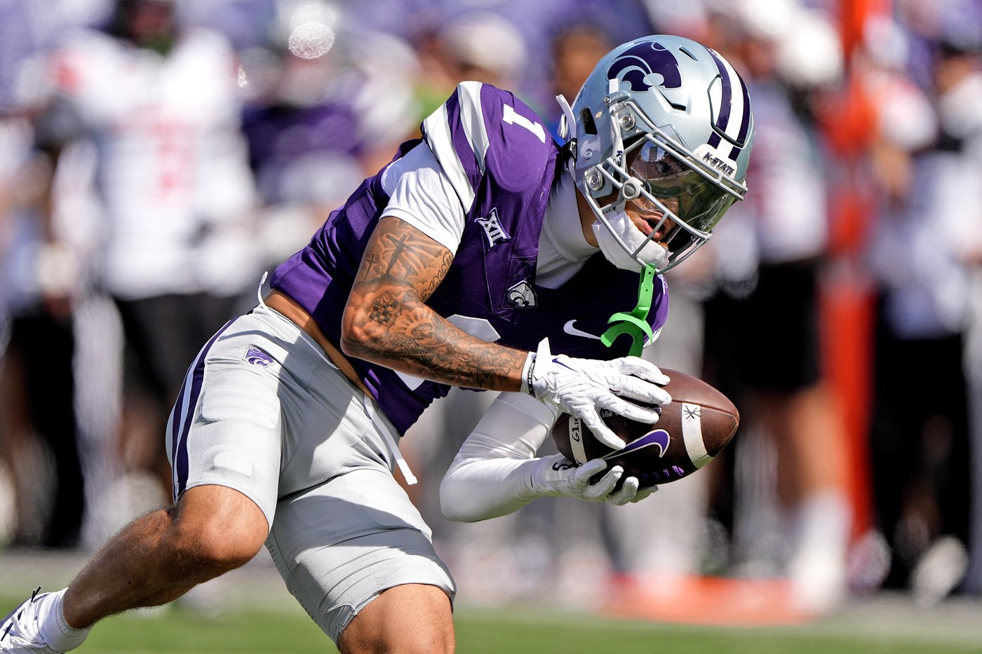 Avery Johnson's 5 total TDs lead No. 23 Kansas State past No. 20 Oklahoma State, 42-20 | iNFOnews.ca Avery Johnson's 5 total TDs lead No. 23 Kansas State past No. 20 Oklahoma State, 42-20 | iNFOnews.ca