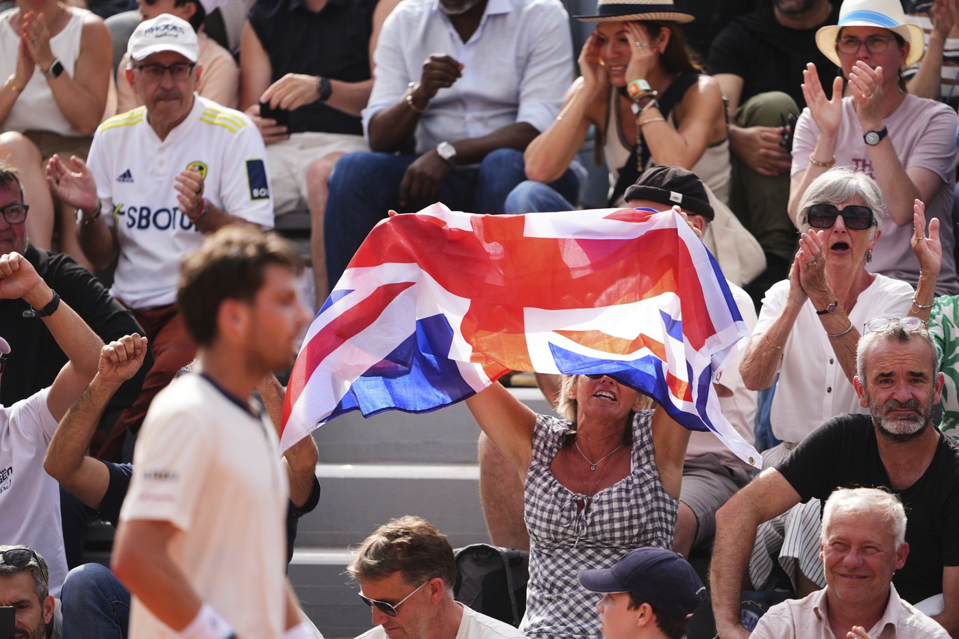 PHOTO COLLECTION: French Open Tennis Spectators | iNFOnews.ca