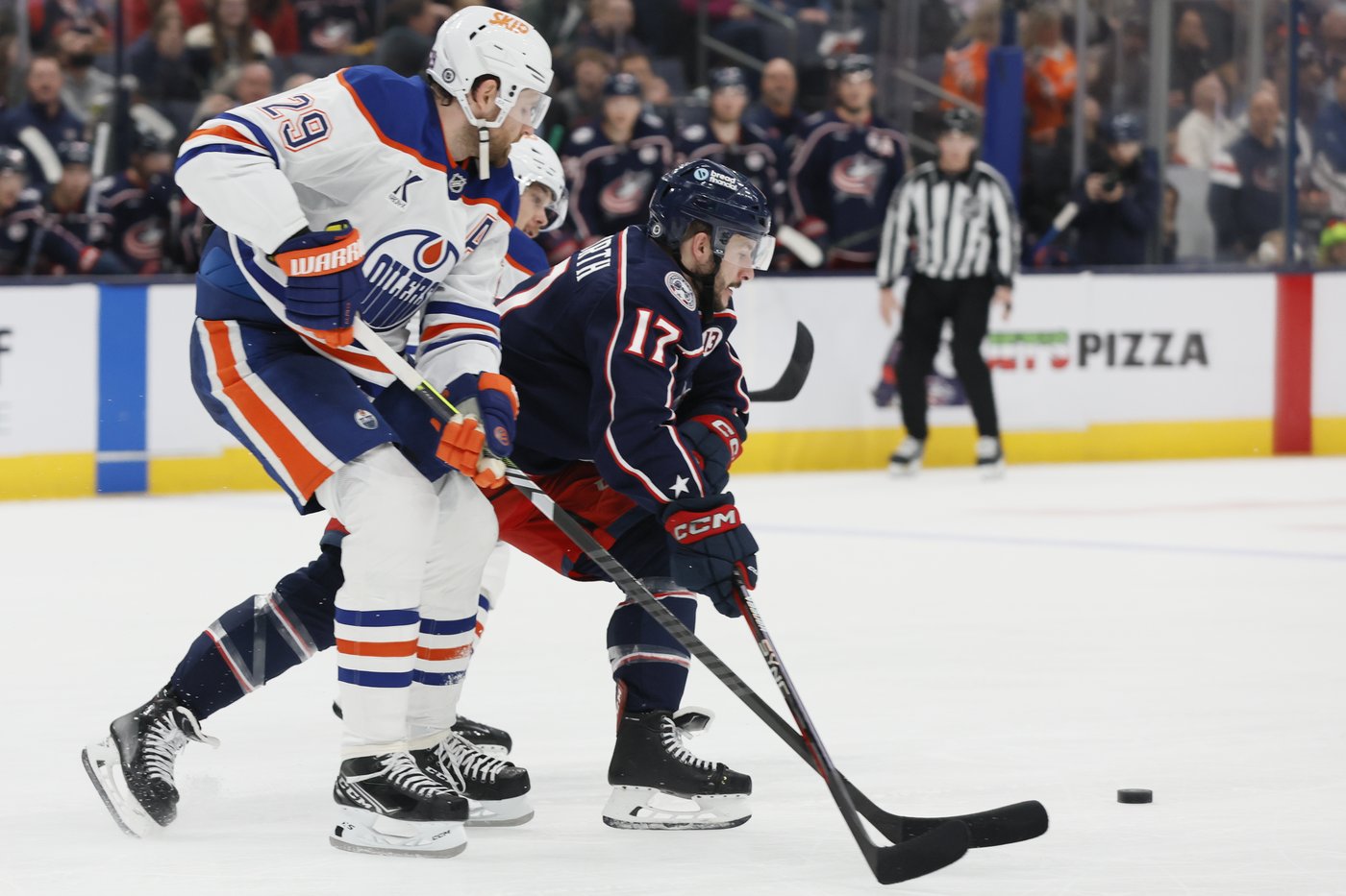 Blue Jackets squash Oilers 6-1, McDavid leaves game with injury | iNFOnews.ca Blue Jackets squash Oilers 6-1, McDavid leaves game with injury | iNFOnews.ca