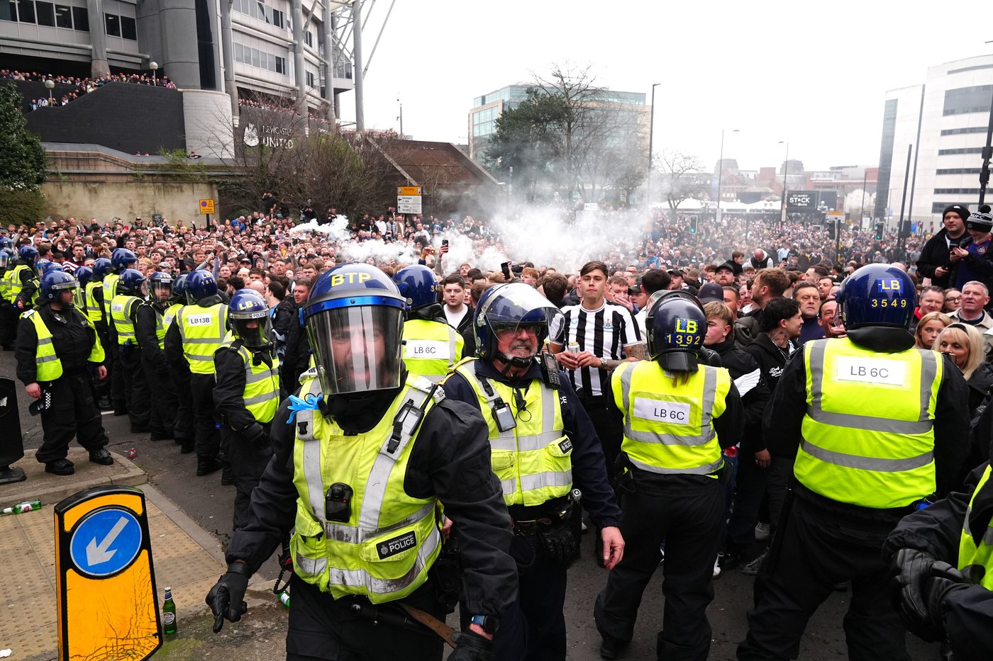 Newcastle vs Sunderland halted after discriminatory abuse from the crowd | iNFOnews.ca Newcastle vs Sunderland halted after discriminatory abuse from the crowd | iNFOnews.ca