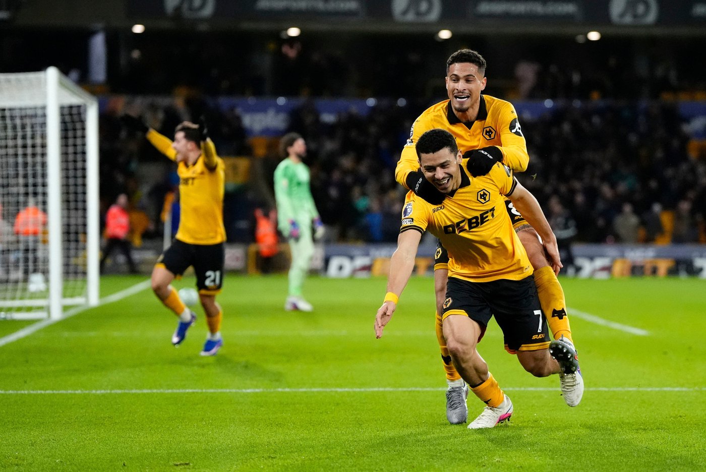 Salah scores but Liverpool stunned by last-place Wolves 2-1 in Premier League | iNFOnews.ca Salah scores but Liverpool stunned by last-place Wolves 2-1 in Premier League | iNFOnews.ca