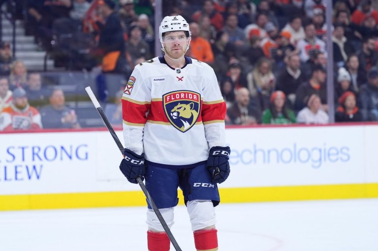 Tobias Bjornfot scores twice, tripling his career total as Panthers beat Blackhawks | iNFOnews.ca