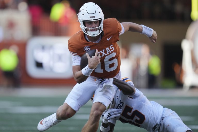 Texas QB Manning says 'I've got to play better' after another ragged outing for the Longhorns | iNFOnews.ca