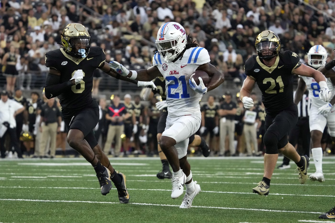Once known for its tough defenses, the SEC has started to open up the offense this season | iNFOnews.ca Once known for its tough defenses, the SEC has started to open up the offense this season | iNFOnews.ca