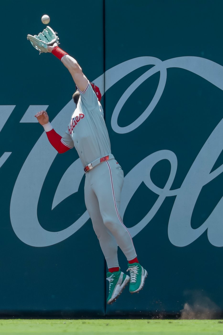 Alec Bohm hits tie-breaking, 2-run double in 7-run 8th as Phillies beat Braves 9-4 and avoid sweep | iNFOnews.ca Alec Bohm hits tie-breaking, 2-run double in 7-run 8th as Phillies beat Braves 9-4 and avoid sweep | iNFOnews.ca