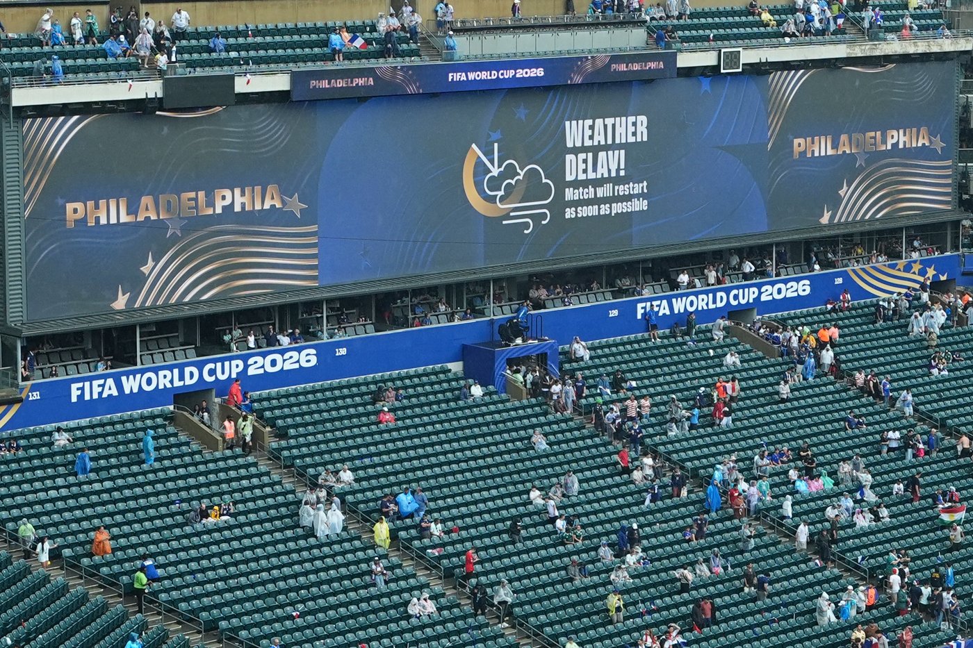World Cup sees first weather delay, with France-Iraq game in Philadelphia paused for 2 hours | iNFOnews.ca World Cup sees first weather delay, with France-Iraq game in Philadelphia paused for 2 hours | iNFOnews.ca