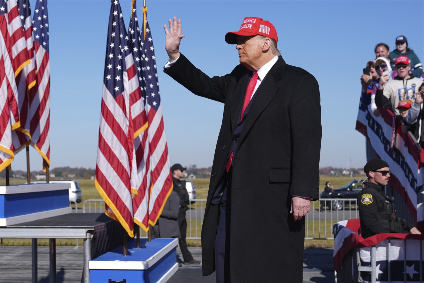 Trump talks about reporters being shot and says he shouldn't have left White House after 2020 loss | iNFOnews.ca Trump talks about reporters being shot and says he shouldn't have left White House after 2020 loss | iNFOnews.ca