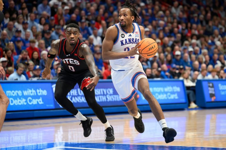 Kansas freshman Darryn Peterson misses matchup against No. 1 Arizona due to flu-like symptoms | iNFOnews.ca