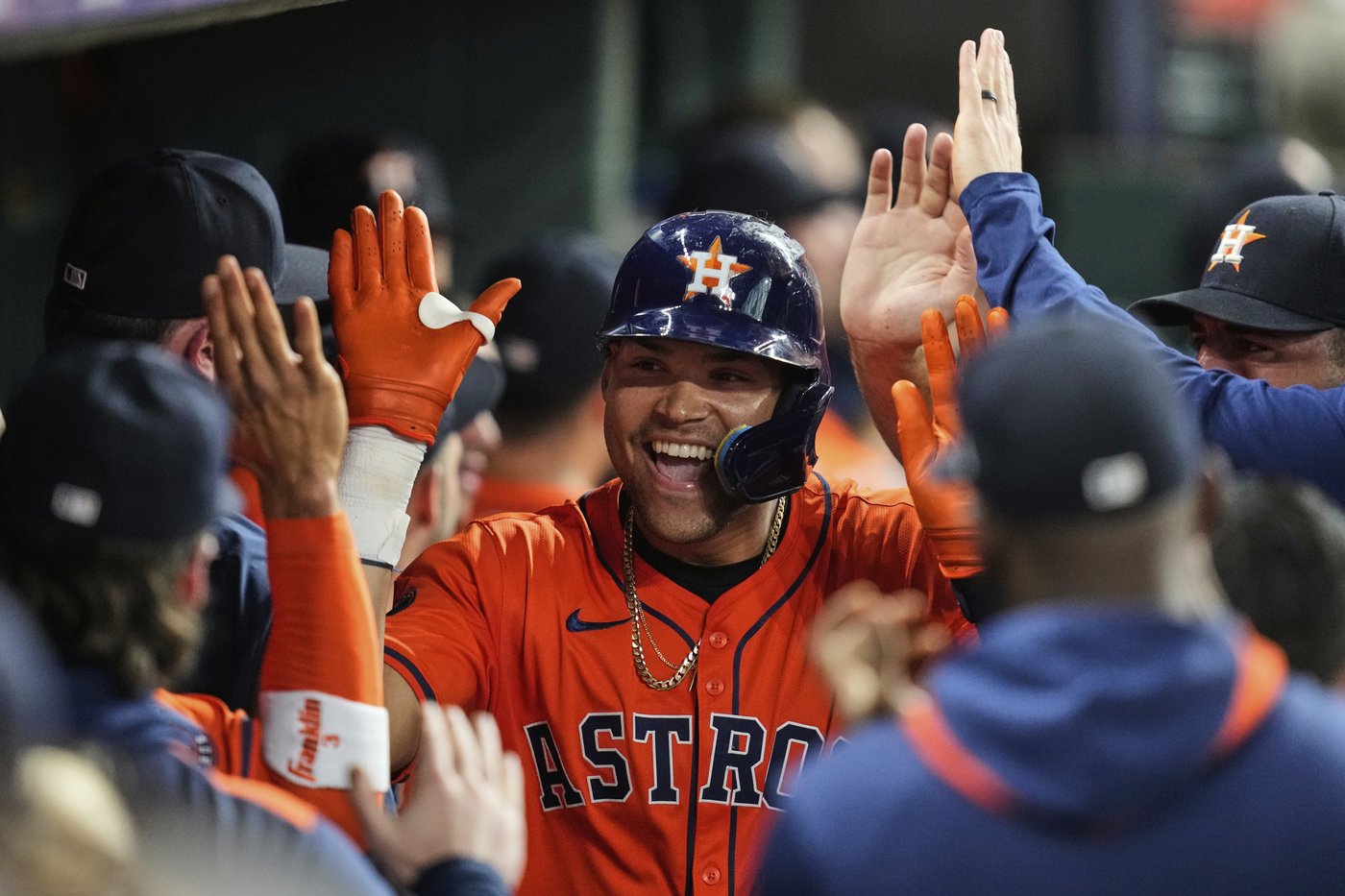 Smith and Diaz hit 3-run homers as Astros beat Cubs 7-4, extend win streak to 5 games | iNFOnews.ca