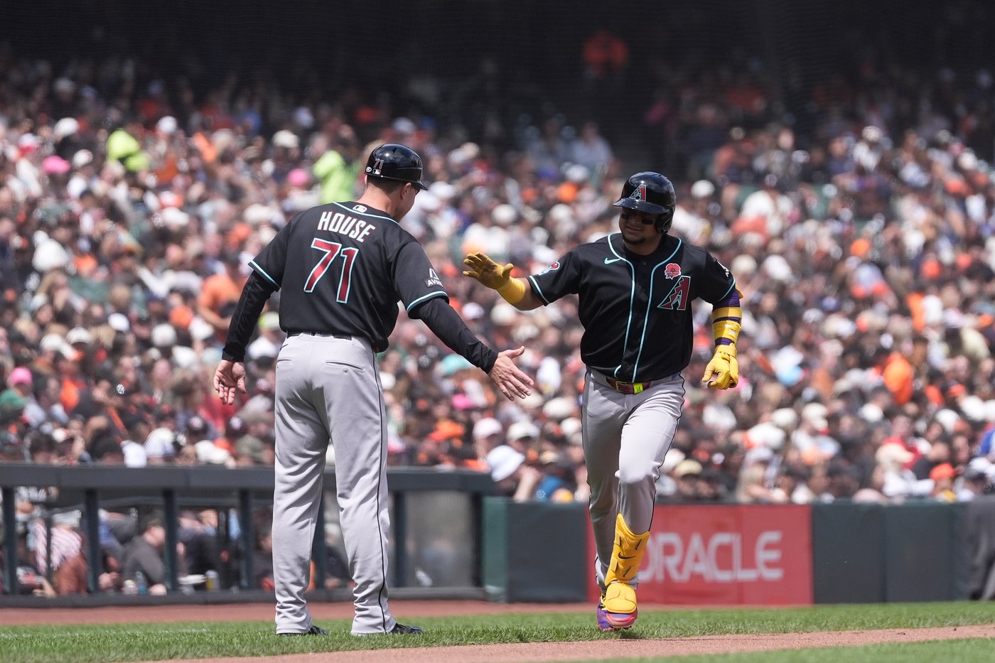 Marte's 4-hit day helps Kelly win 4th straight start as D-backs beat Giants 6-2 | iNFOnews.ca