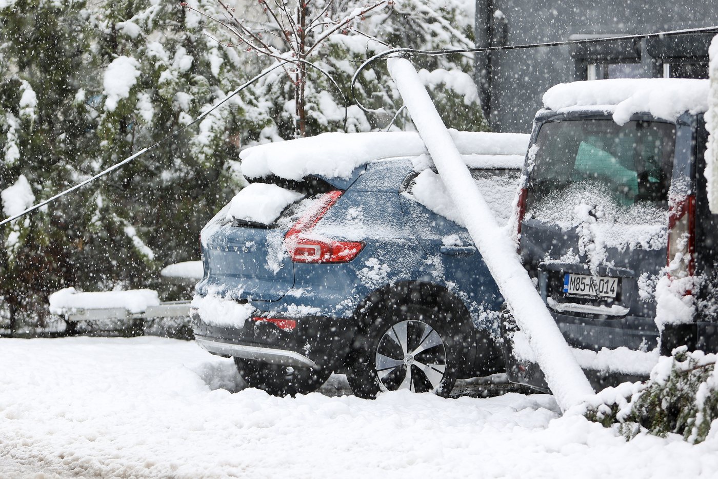 Snow and stormy winds close schools and roads, and cut power in some Balkan countries | iNFOnews.ca Snow and stormy winds close schools and roads, and cut power in some Balkan countries | iNFOnews.ca