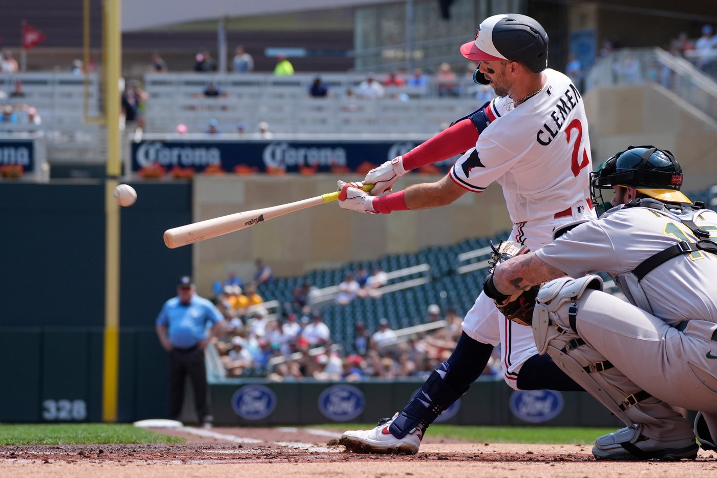 Jeffers drives in 3 runs and Prielipp wins in return from IL as Twins beat Athletics 11-8 | iNFOnews.ca