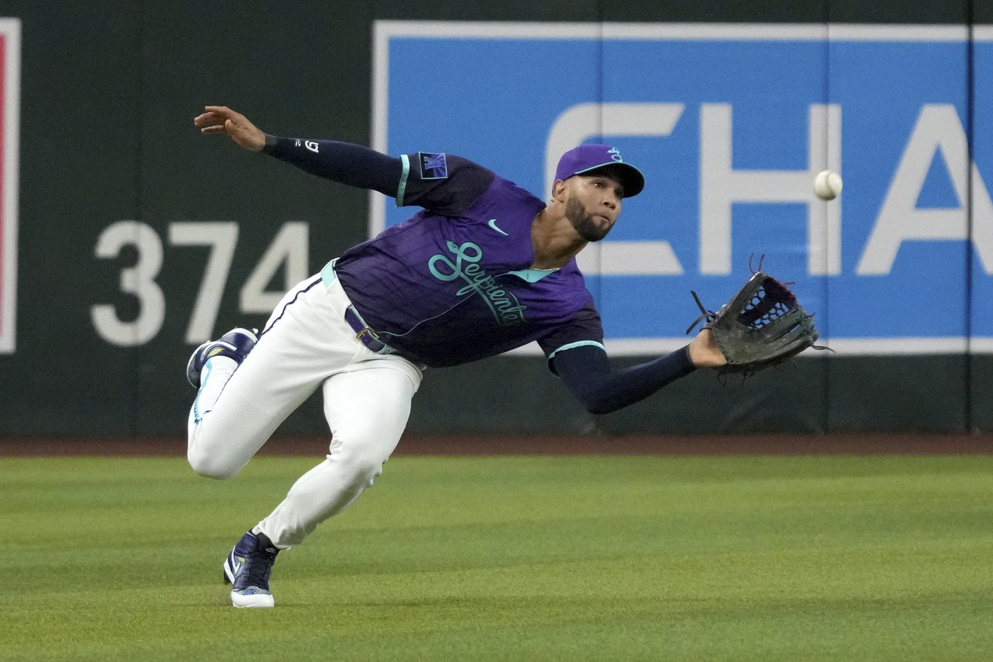 Alexander has 4 RBIs, Carroll hits 2-run HR, Diamondbacks beat Rockies 6-1 | iNFOnews.ca