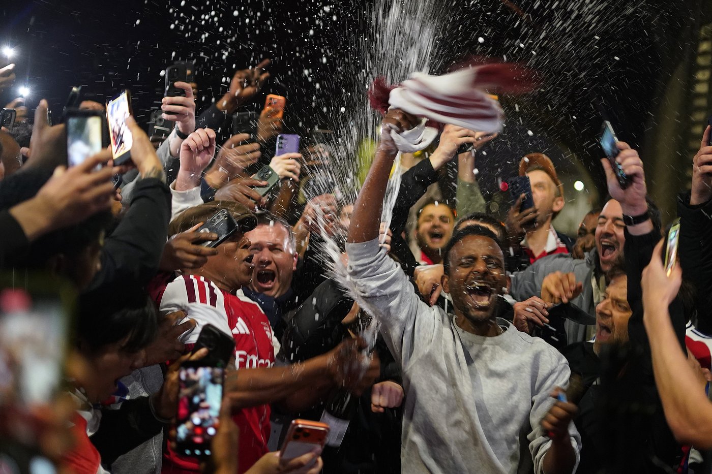 Arsenal wins its first Premier League title in 22 years after Man City draws with Bournemouth | iNFOnews.ca Arsenal wins its first Premier League title in 22 years after Man City draws with Bournemouth | iNFOnews.ca