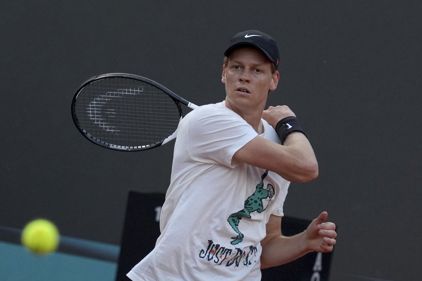 Sinner returns from doping ban to great fanfare at Italian Open | iNFOnews.ca Sinner returns from doping ban to great fanfare at Italian Open | iNFOnews.ca