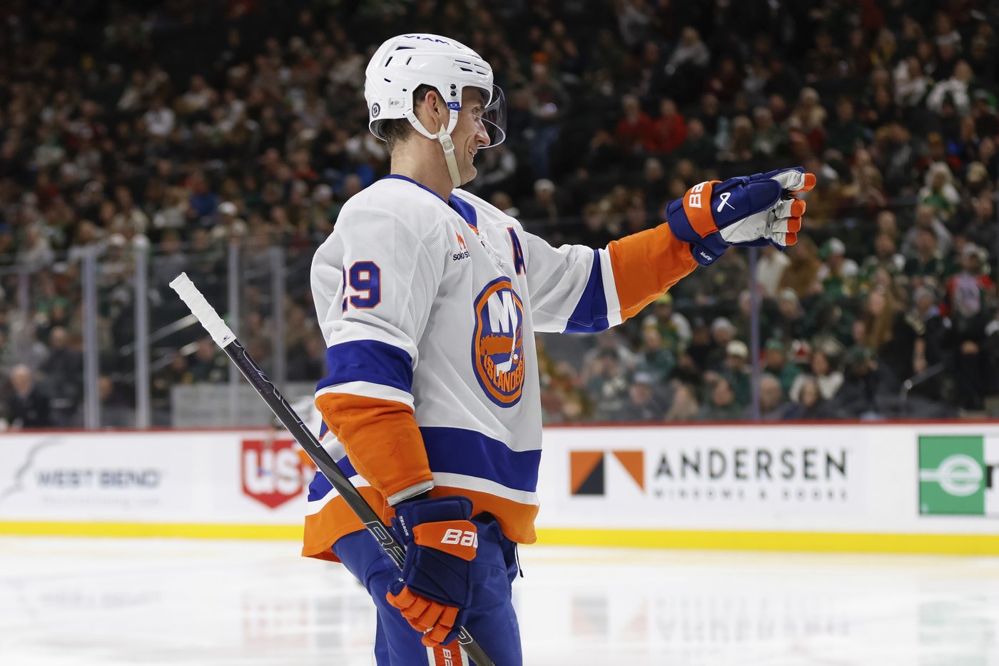 Boldy has 2 goals and assist as Wild score final 5 goals to beat Islanders 6-3 | iNFOnews.ca