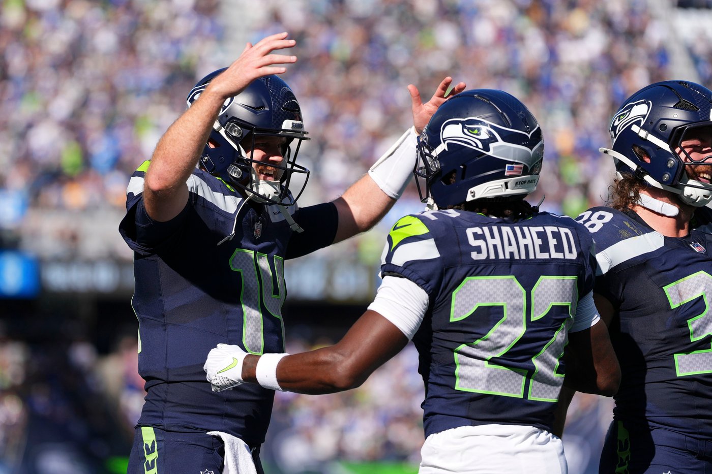 The Seattle Seahawks' run game gets going, despite Jadarian Price's absence | iNFOnews.ca
