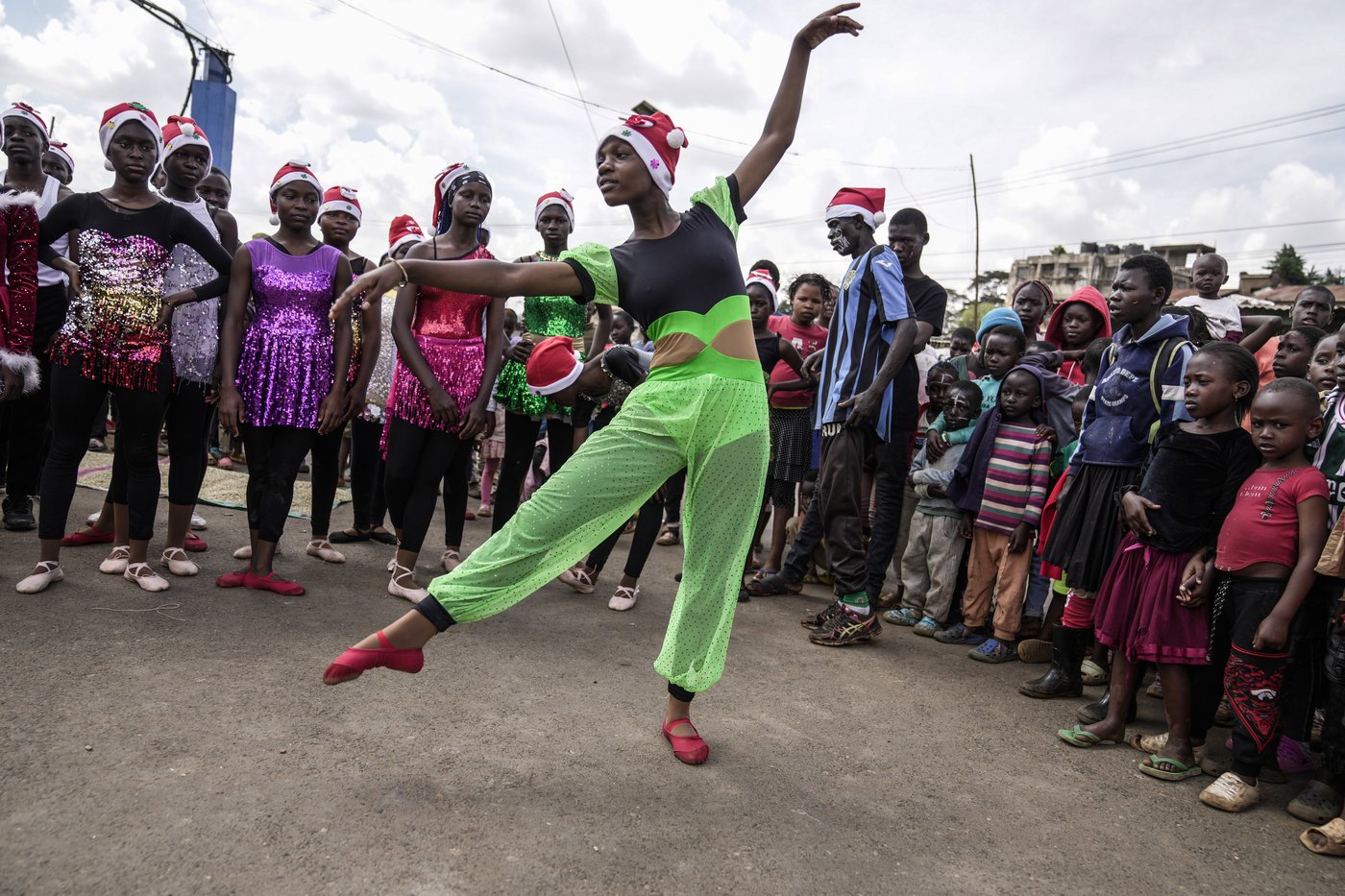 AP PHOTOS: Ballerinas turn one of Kenya's largest slums into a stage for a Christmas show | iNFOnews.ca