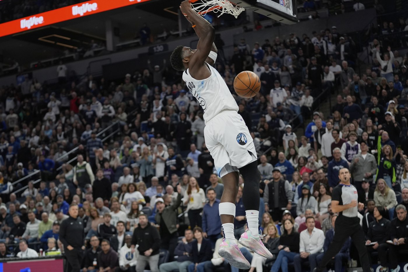 Anthony Edwards available for Wolves' finale after NBA rescinds technical foul | iNFOnews.ca