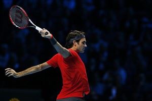 Federer moves closer to semifinal spot with easy win over Nishikori at ATP Finals | iNFOnews.ca CP30658873