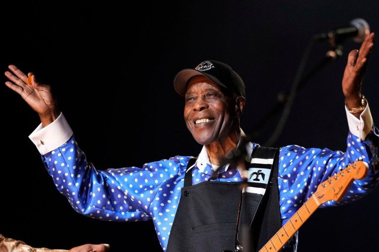 Buddy Guy celebrated at Radio City Music Hall with a sold-out 'Buddy's Got the Blues' show | iNFOnews.ca