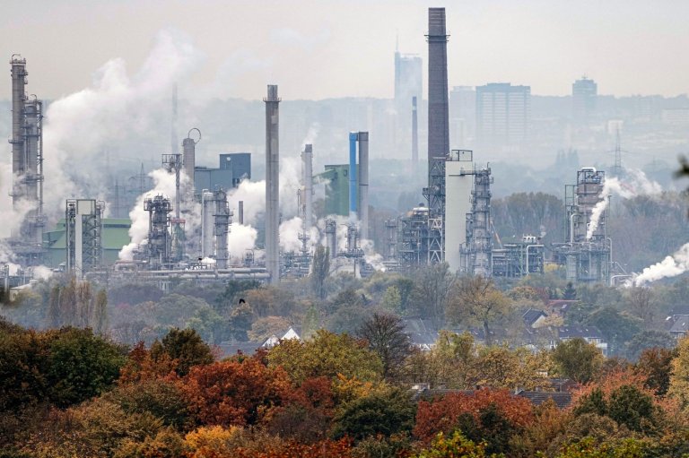 Relentless rise in carbon pollution from fossil fuels slightly dampens climate-fighting hopes | iNFOnews.ca