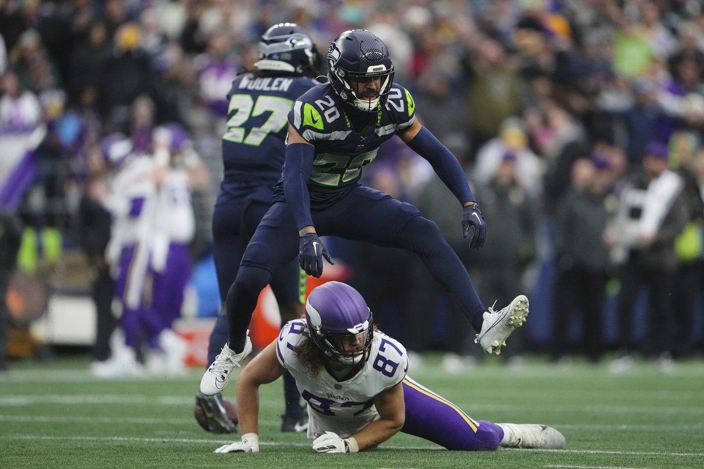Sam Darnold and Justin Jefferson lead surging Vikings past Seahawks 27-24 | iNFOnews.ca