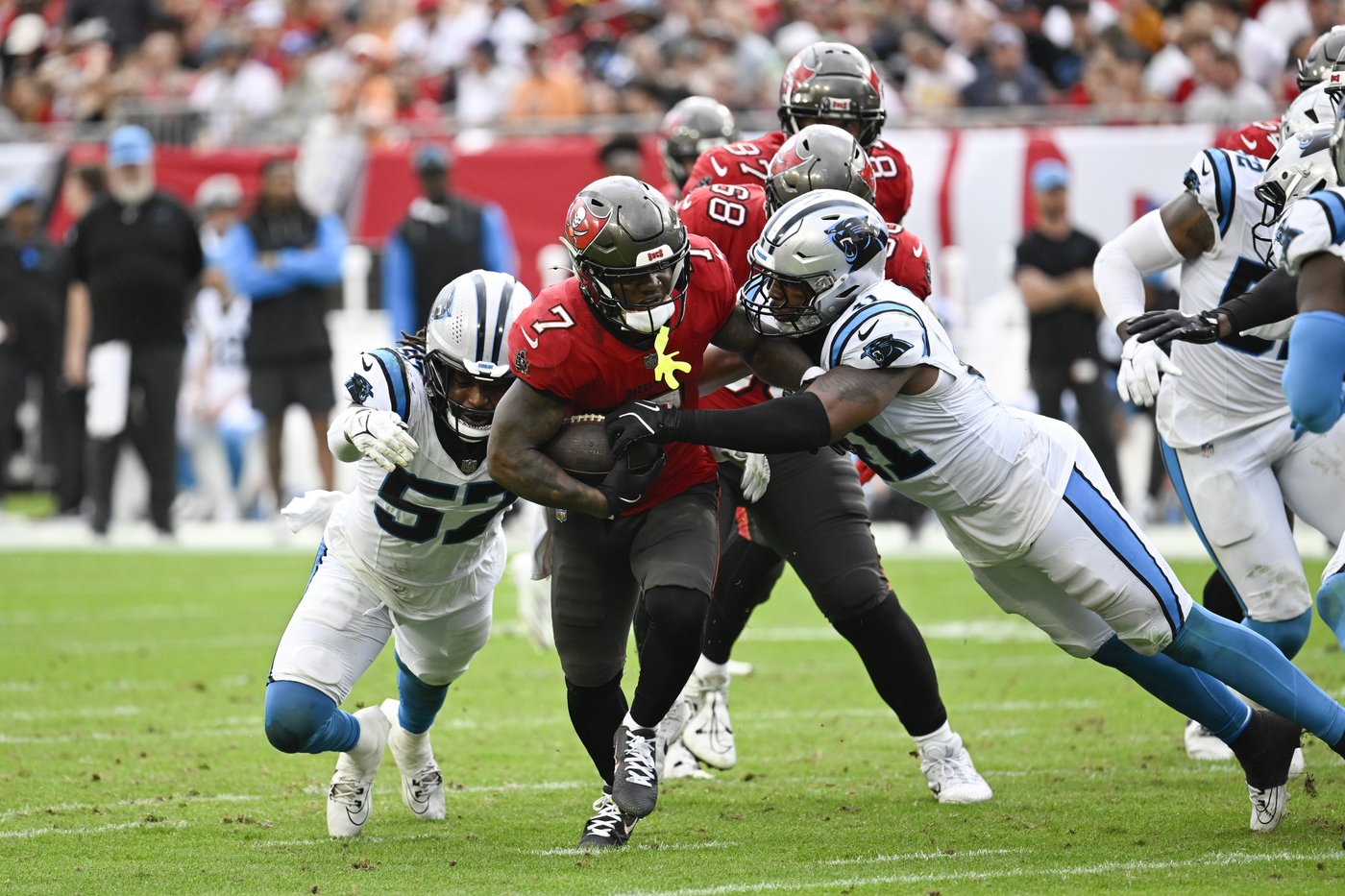 Mayfield throws 5 TD passes and Bucs keep playoff, NFC South hopes alive with 48-14 rout of Panthers | iNFOnews.ca Mayfield throws 5 TD passes and Bucs keep playoff, NFC South hopes alive with 48-14 rout of Panthers | iNFOnews.ca